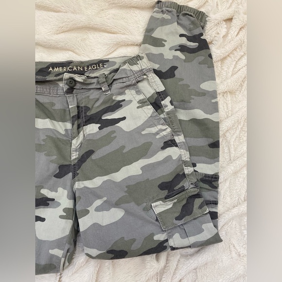 American Eagle camo cargo jogger pants - Picture 5 of 8